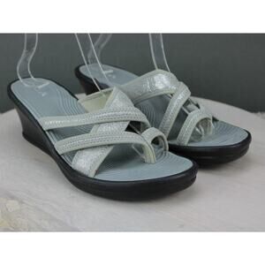 Skechers Metallic Silver Wedge Sandals Womens 9 Chic Comfort Style